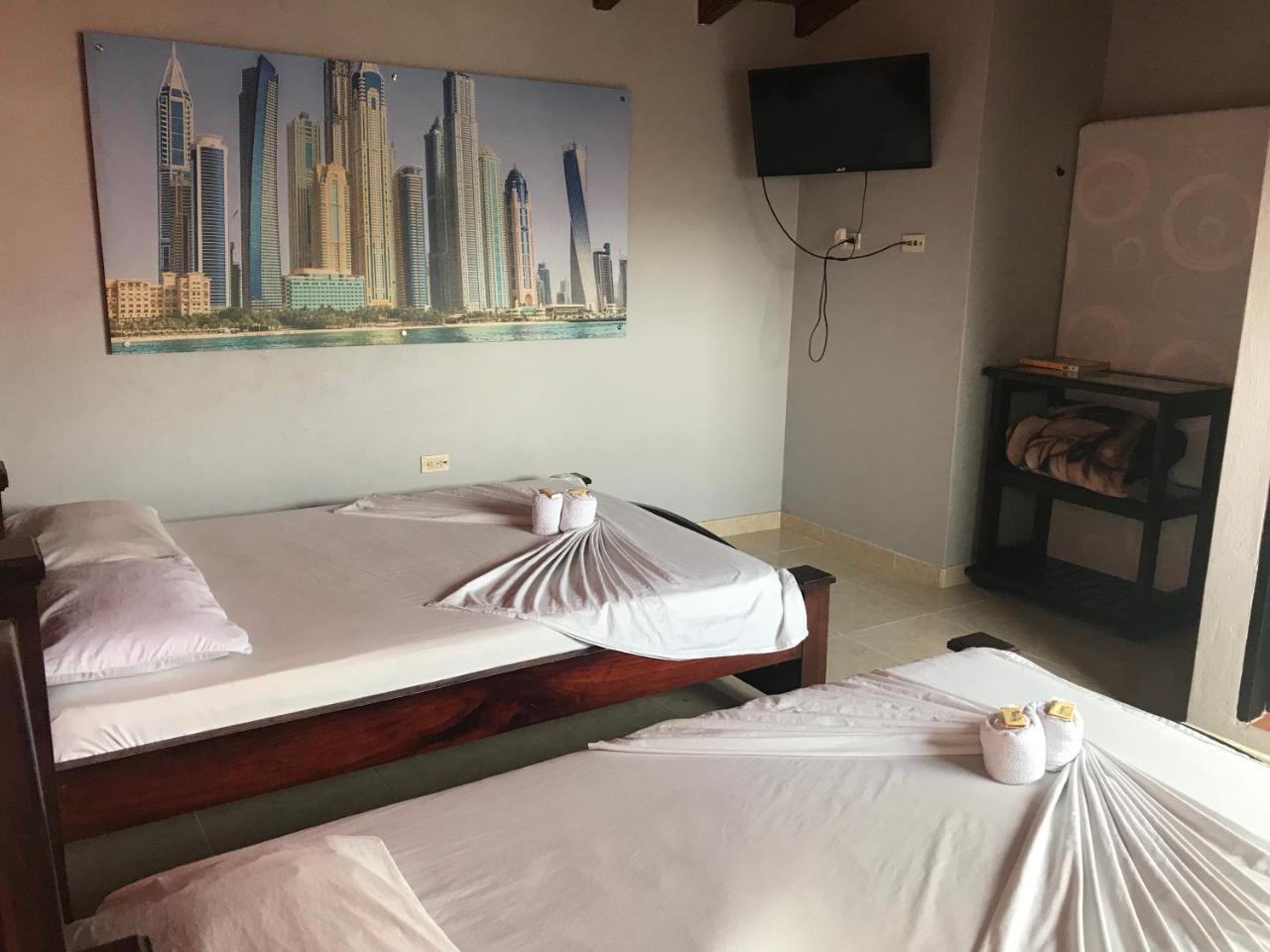 Hotel Calipso Marinilla Extérieur photo